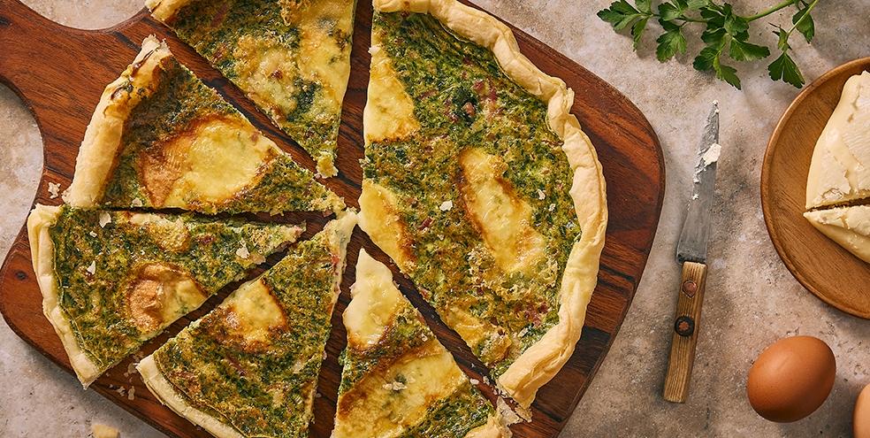 Quiche au reblochon, épinards et lardons