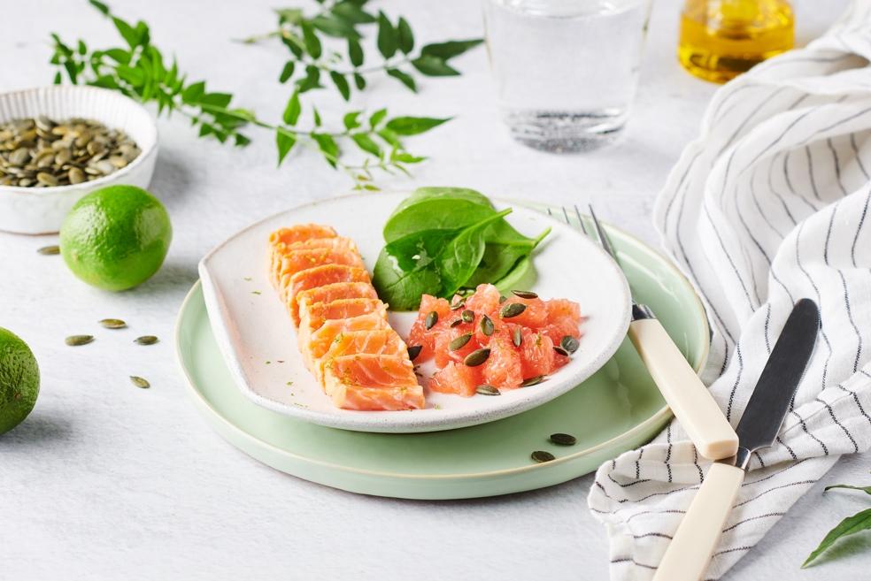 Tataki de saumon, citron vert et graines de courge