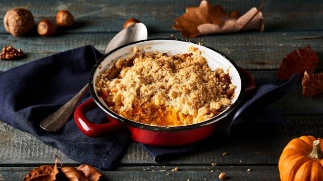 Crumble de potimarron, lardons et oignon blanc