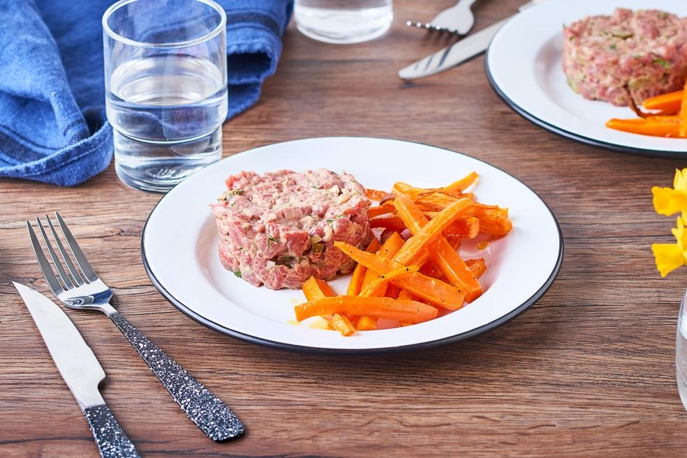 Tartare de bœuf et frites de carottes