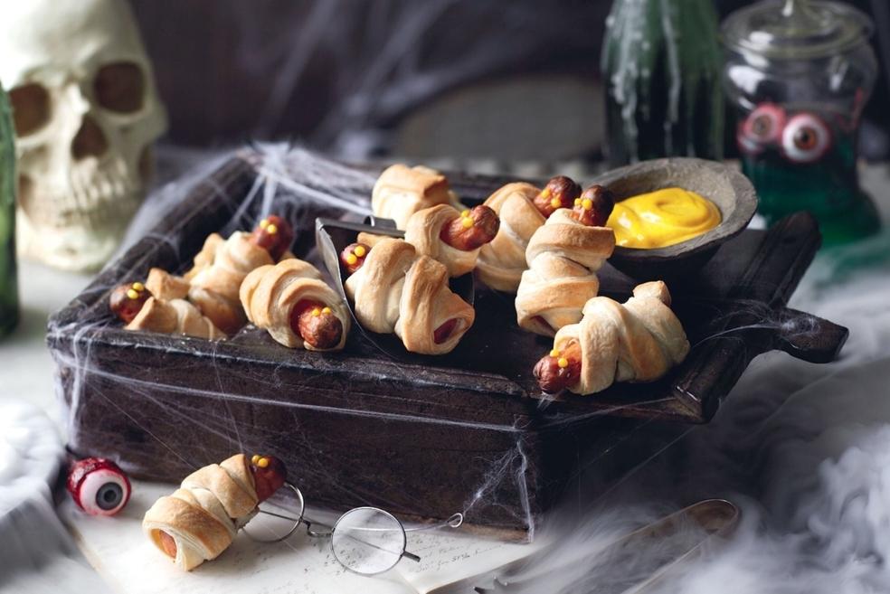 Momies en pâte feuilletée et sauce à la moutarde