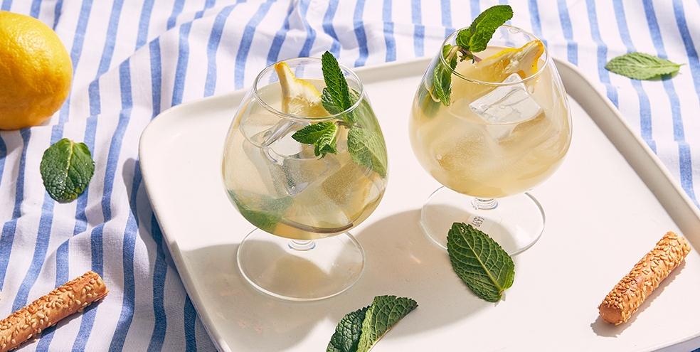 French cocktail - gin, menthe, citron et prosecco
