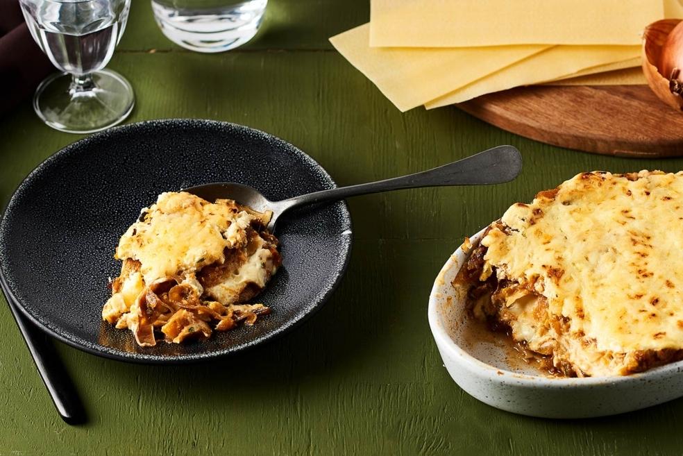 Lasagnes végétariennes butternut, oignons caramélisés et girolles