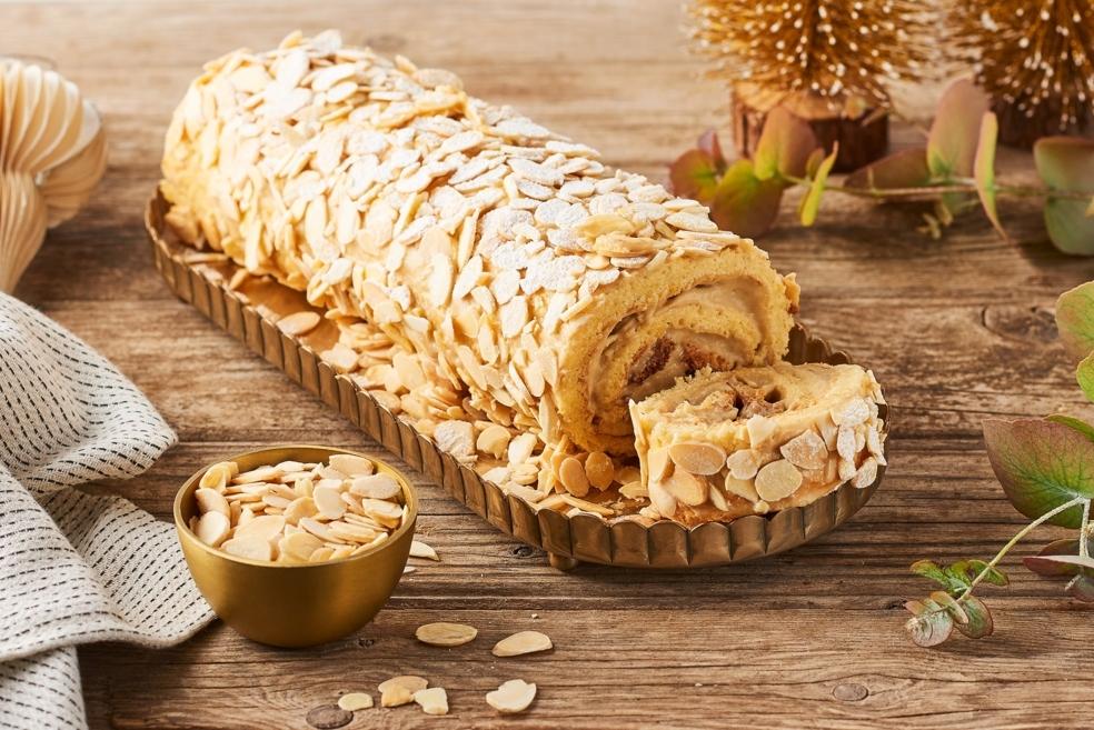 Bûche au café et croûte d'amandes effilées