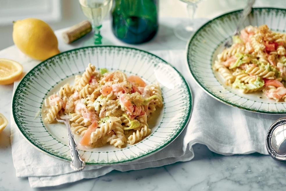 Fusilli au saumon, sauce au chou et à la moutarde
