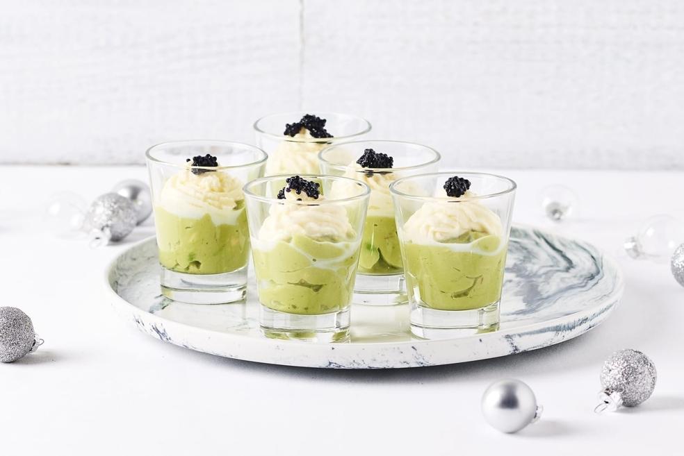 Verrine d’avocat et chantilly de caviar