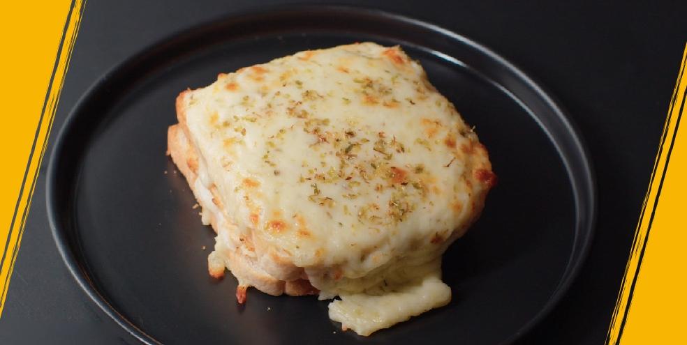 Croque poulet béchamel