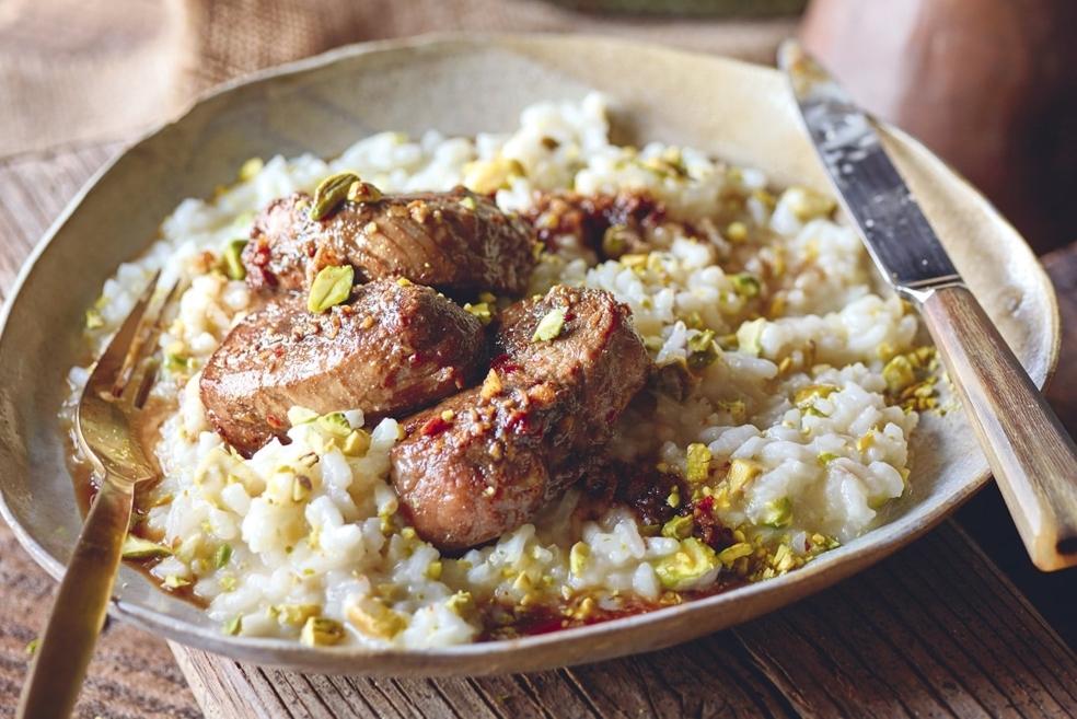 Risotto à la pistache et filets de porc marinés au café