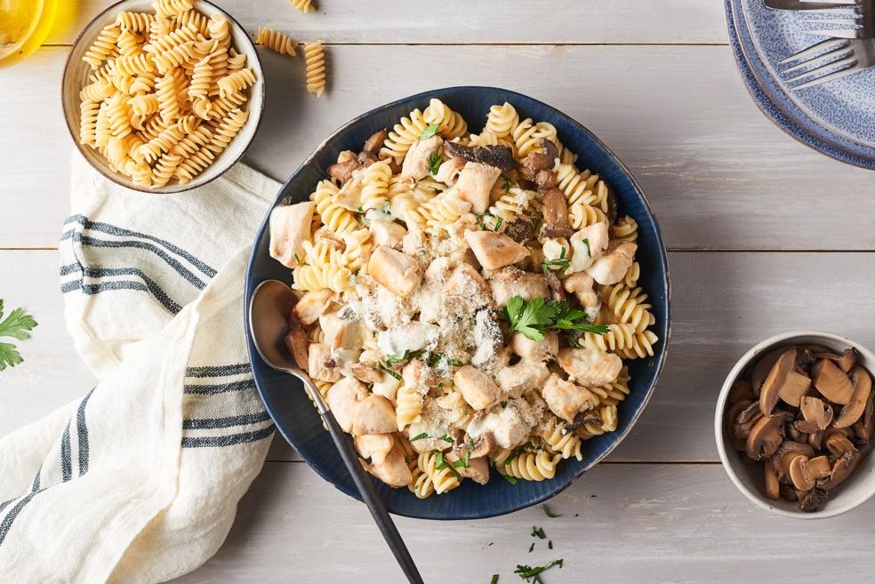 Pâtes au poulet, sauce onctueuse aux champignons