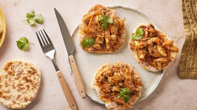 Musakhan à la viande et aux oignons