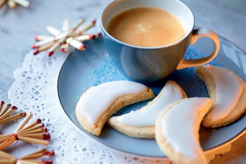 Biscuits lunes aux amandes et citron