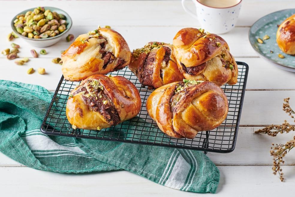 Brioches rolls au chocolat et pistaches
