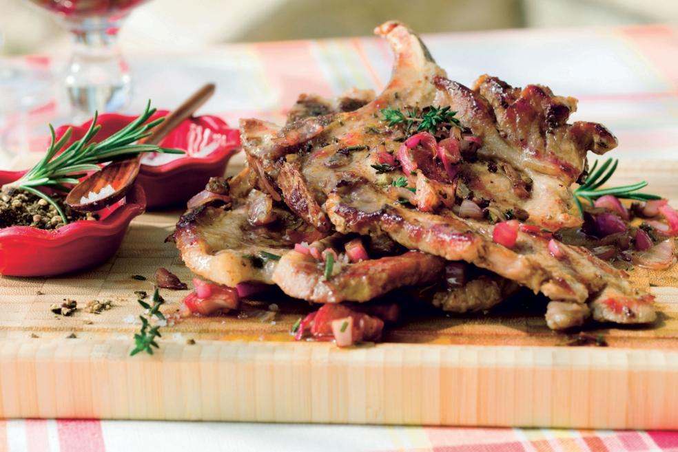 Côtelettes marinées au vin rouge