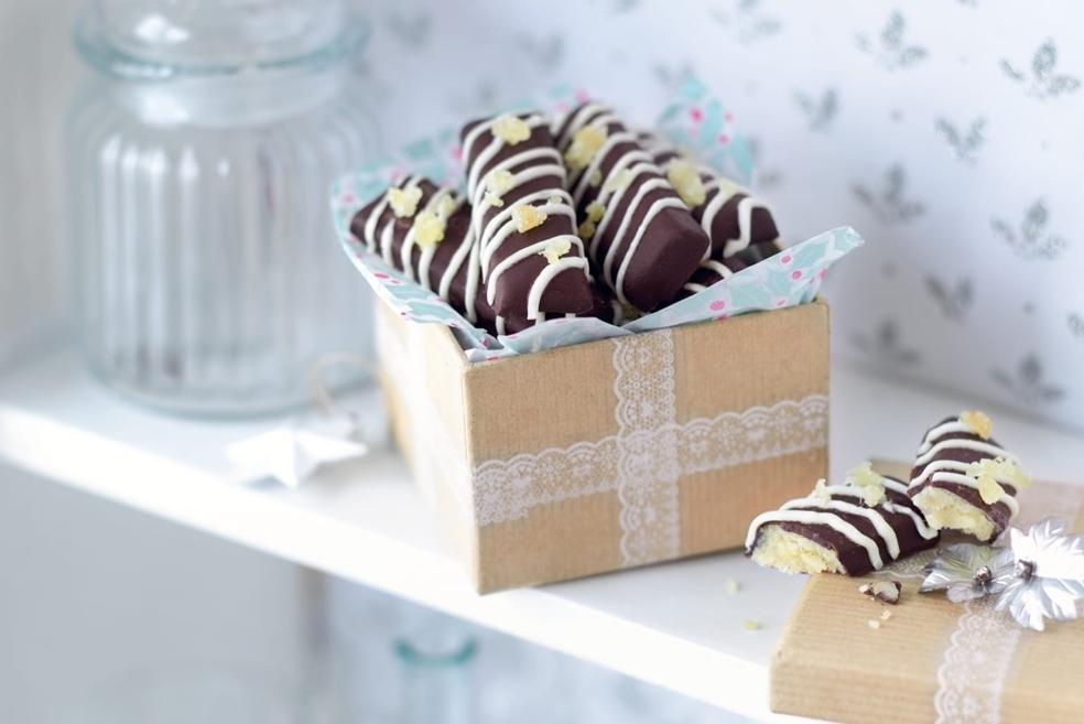 Bâtonnets chocolatés à la pâte d'amande et au gingembre