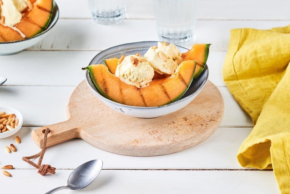 Melon grillé au thym, miel et citron vert