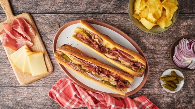 Sandwich chaud à la raclette