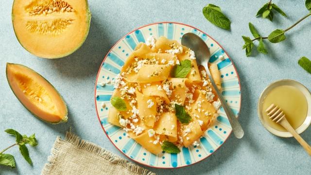 Carpaccio de melon, chèvre et miel