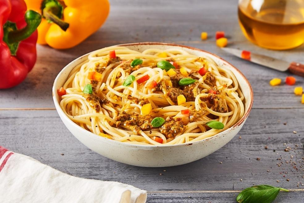 Spaghetti au pesto de poivron et basilic