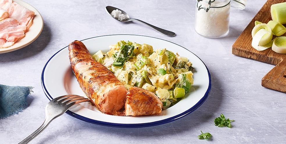 Saumon enroulé de lard et sa fondue de poireaux