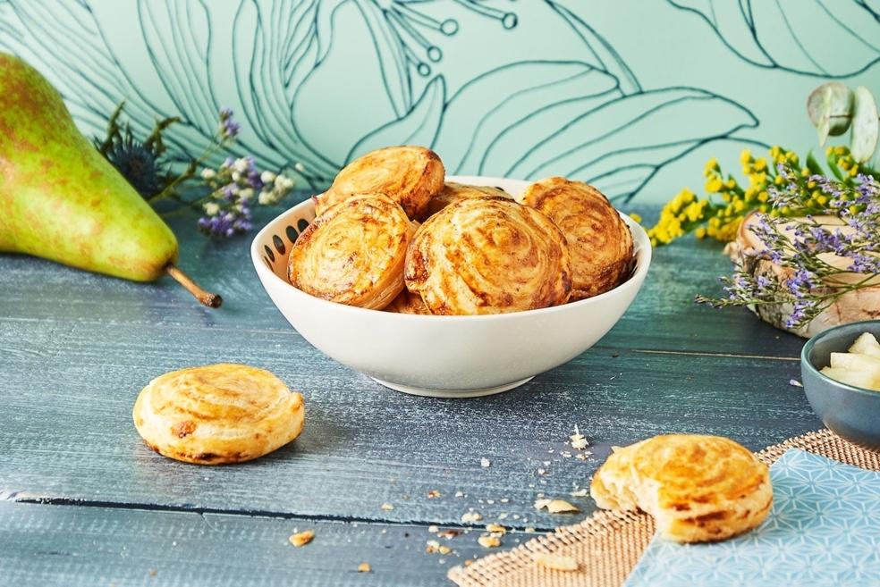 Feuilletés roulés à la poire et Fourme d’Ambert