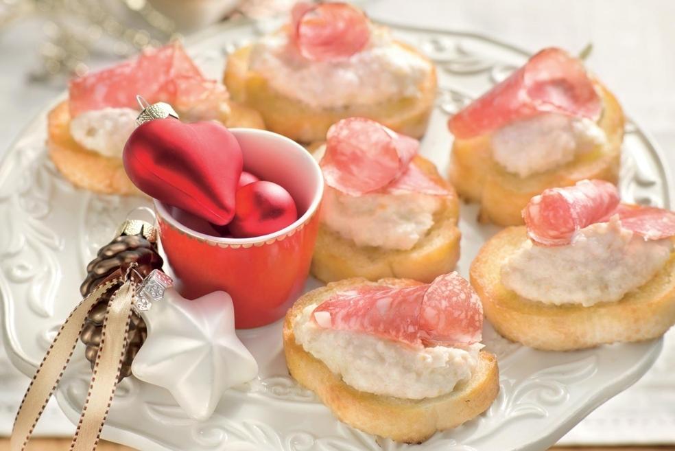 Bruschettas au fenouil et salami