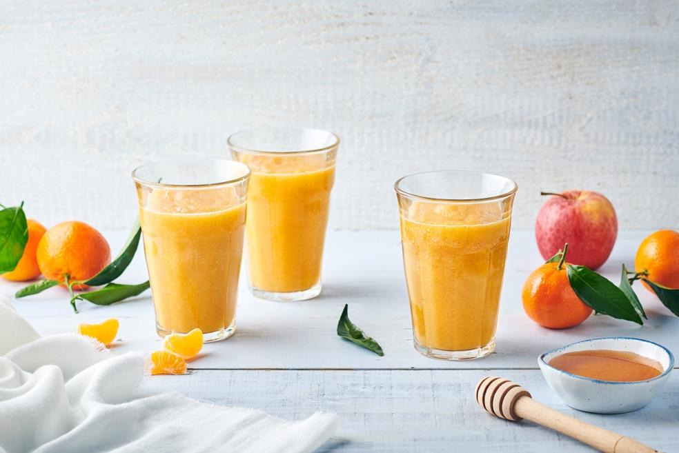 Jus vitaminé, mandarine, pomme et citron