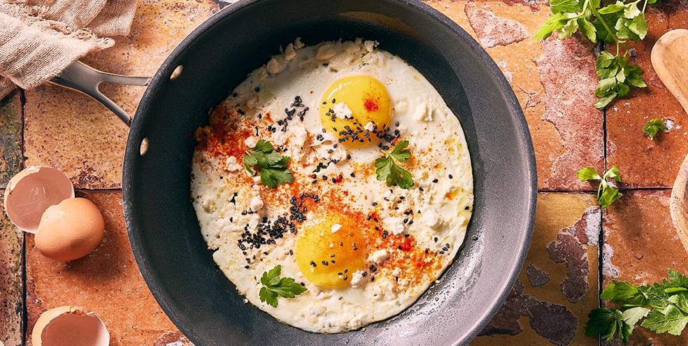 Oeufs au plat à la feta