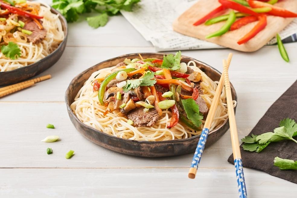 Nouilles sautées légumes et bœuf