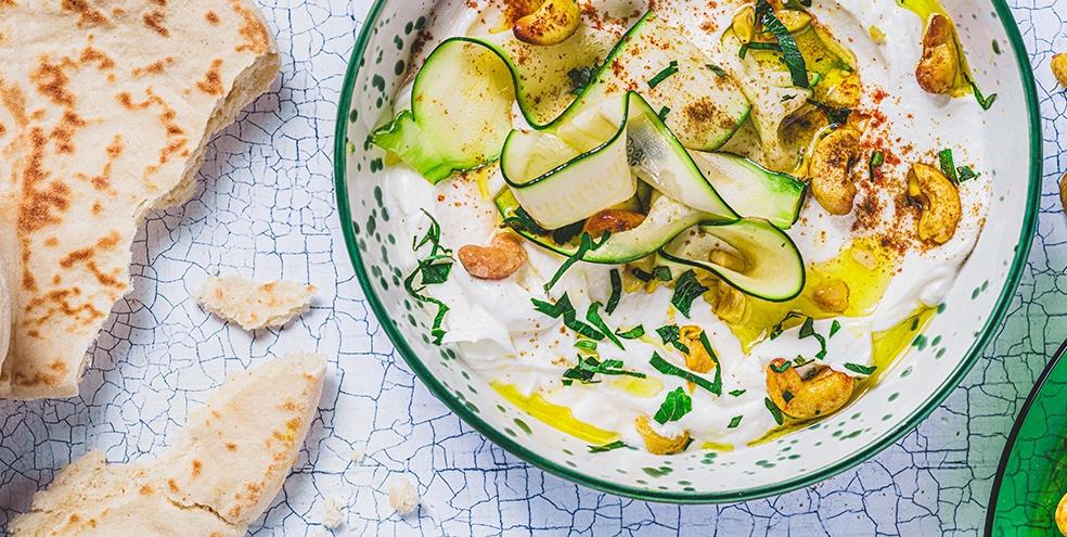 Labneh aux courgettes et noix de cajou grillées