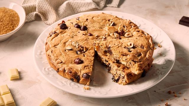 Cookie géant aux trois chocolats