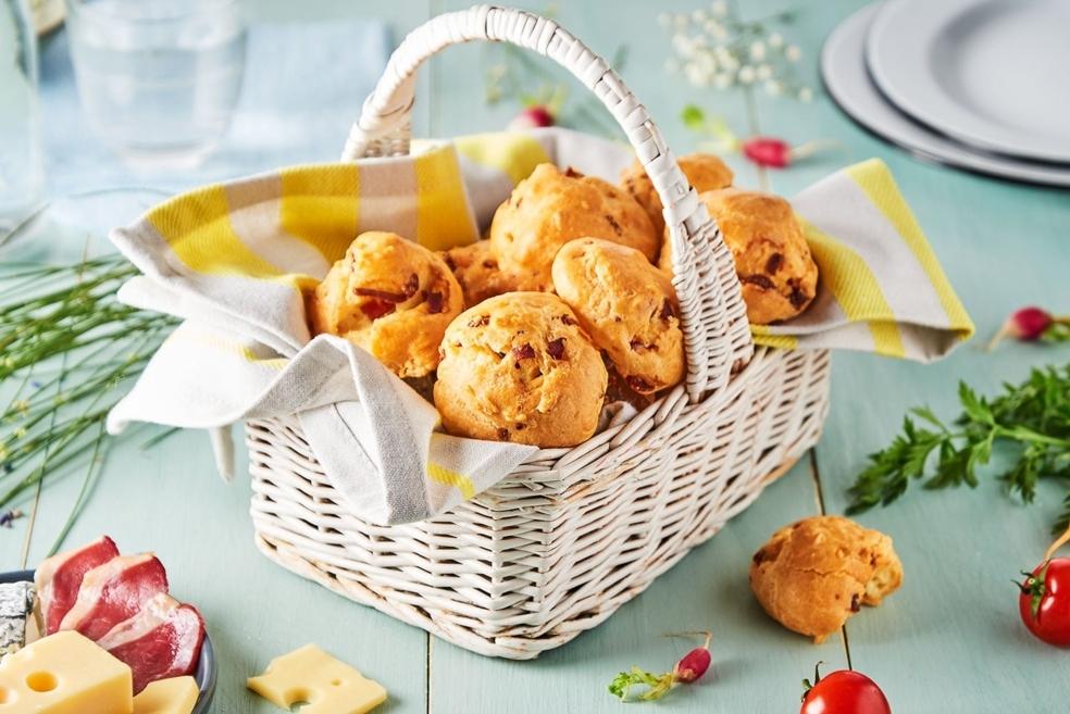 Gougères au magret de canard et fromage de chèvre