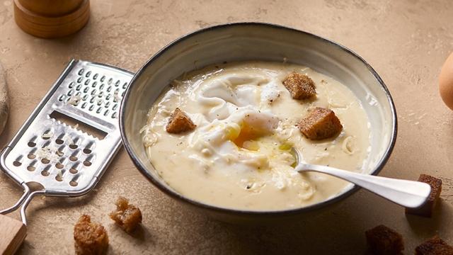 Œufs pochés à la crème de comté