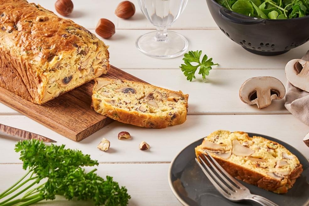 Cake aux champignons, noisette et persil