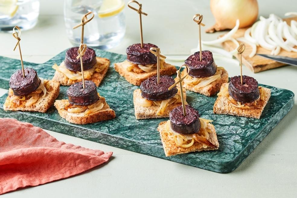 Tapas de boudin, oignons et piment