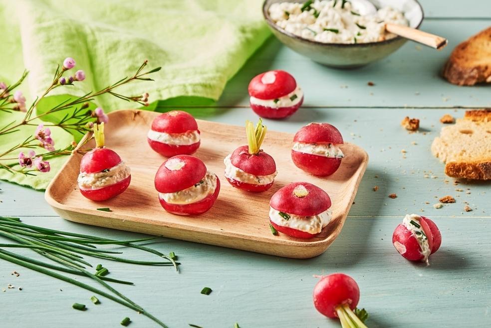 Mini burgers de radis farcis au fromage à l’ail