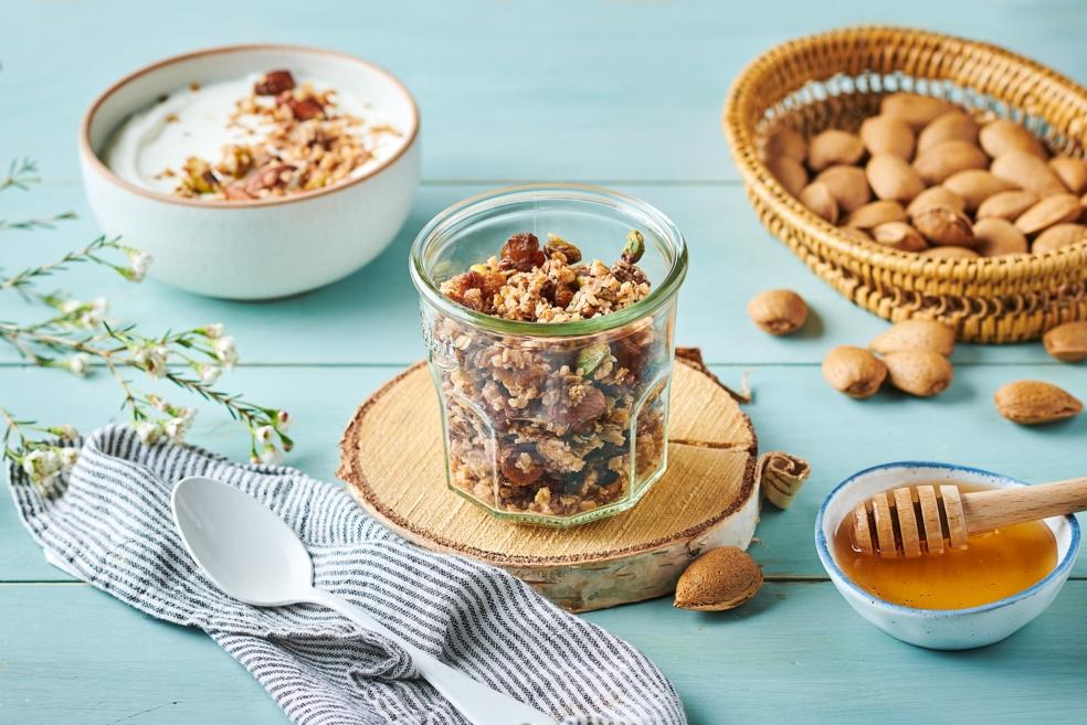 Granola maison flocons d'avoine, amandes et noisettes