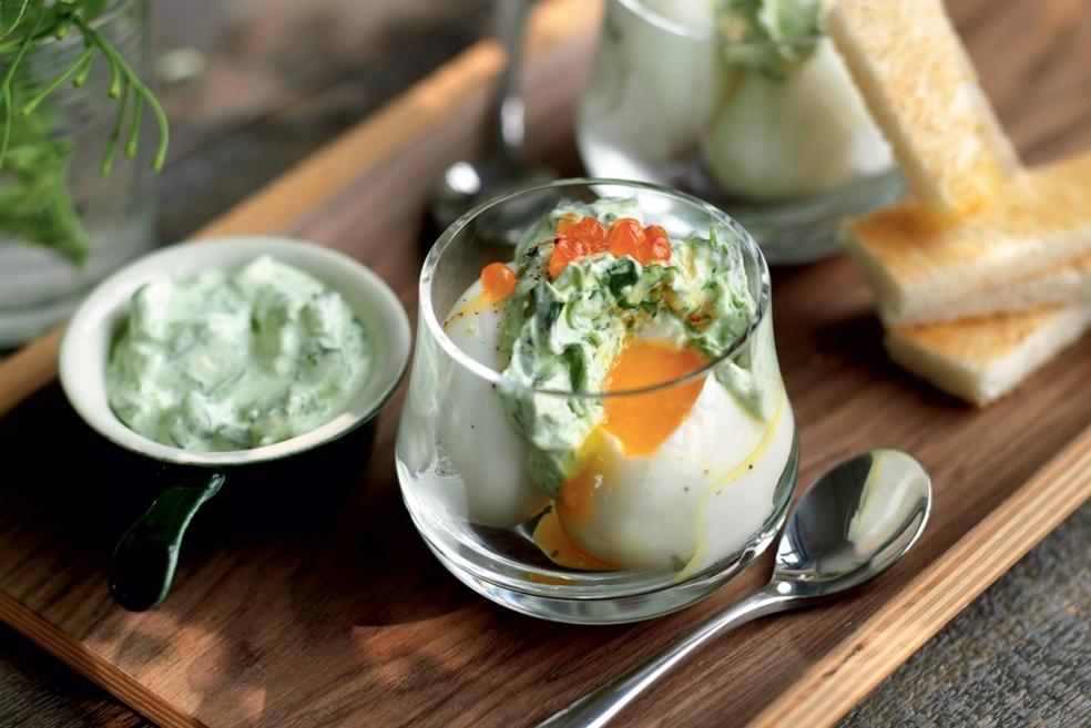 Verrine d’œuf à la crème de cresson et pain grillé