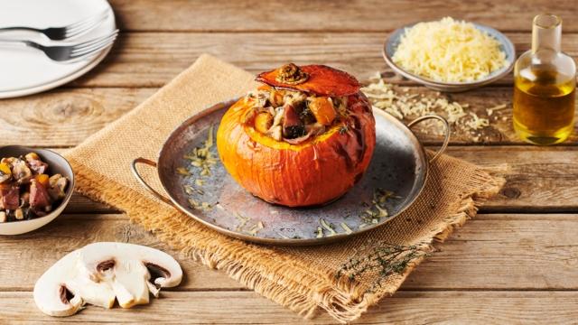 Potimarron farci au champignons, bacon et fromage