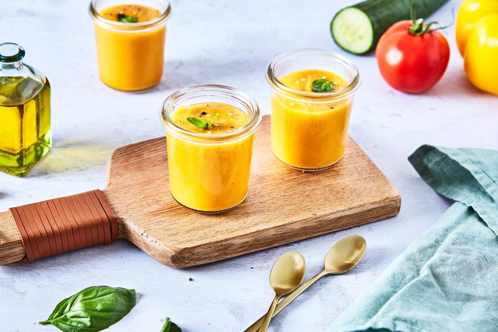 Gaspacho poivron jaune, carotte et basilic