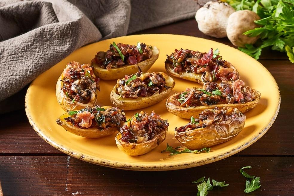 Pommes de terre farcies au jambon, persil, échalote, ail et cèpes