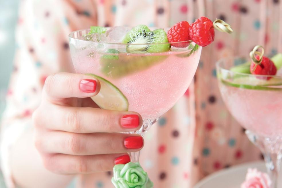 Cocktail sans alcool aux framboises et citron