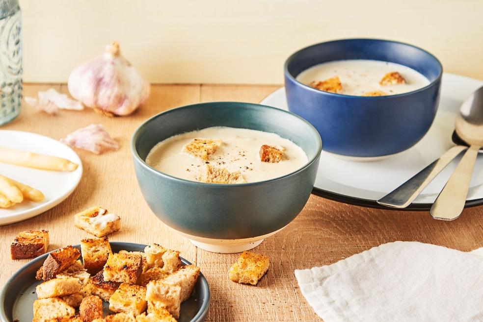 Velouté d’asperges et croûtons à l’ail