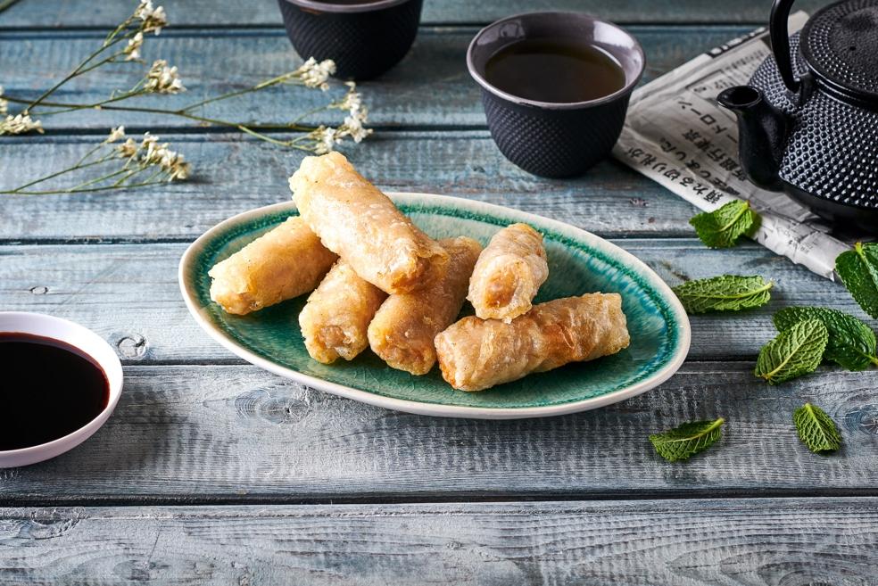 Rouleaux de printemps frits au crabe et légumes