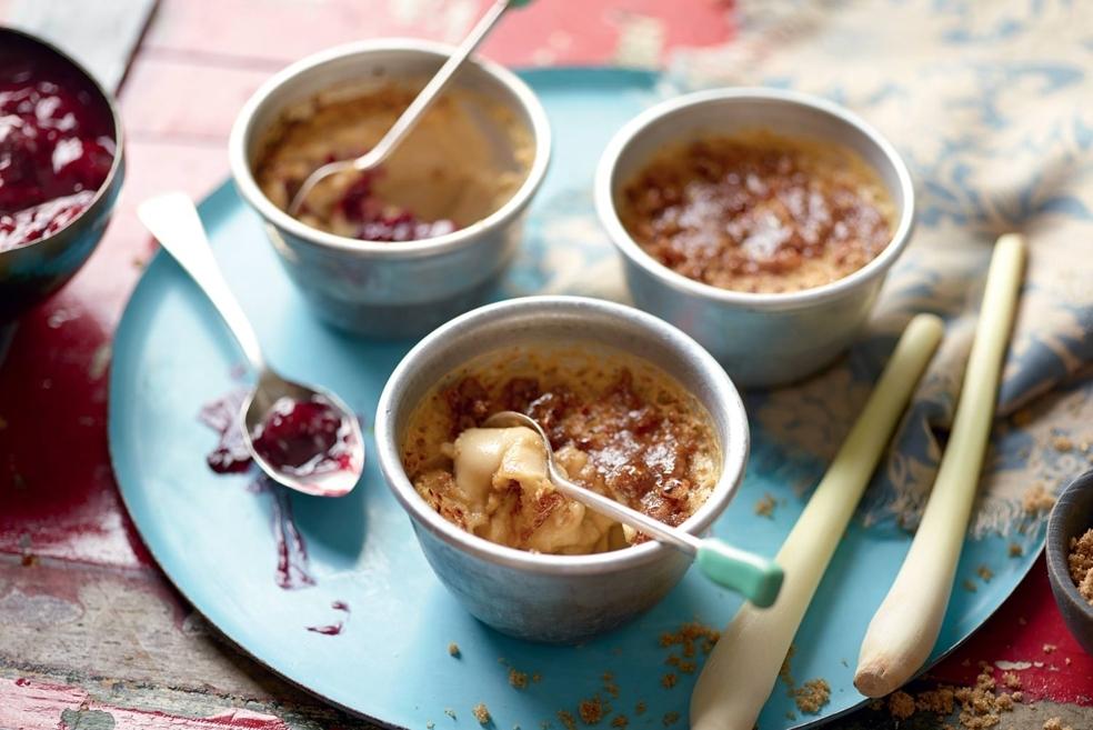 Crème brulée et cerises au gingembre
