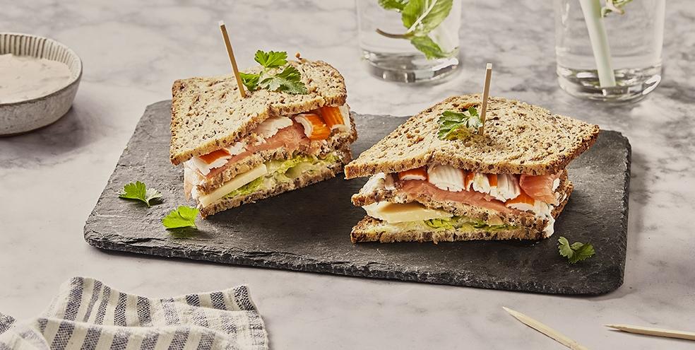 Club Sandwich au saumon fumé et surimi