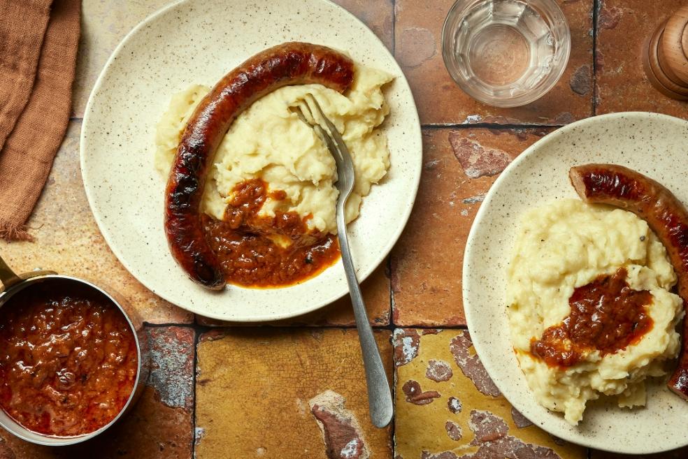 Saucisse purée maison et sa sauce au vin rouge