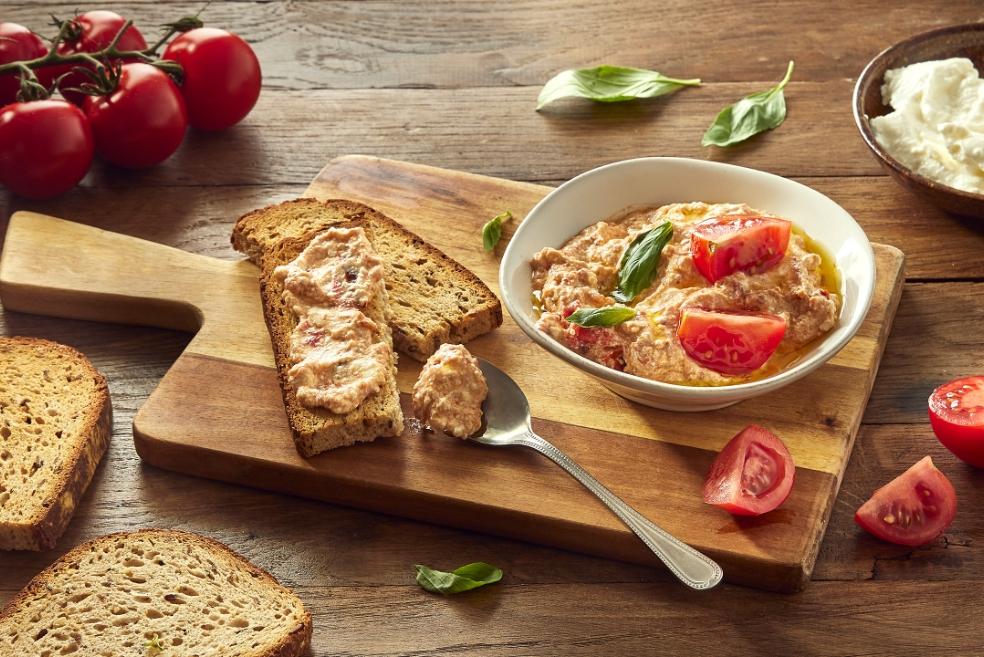 Tartinade de faisselle aux tomates cerises