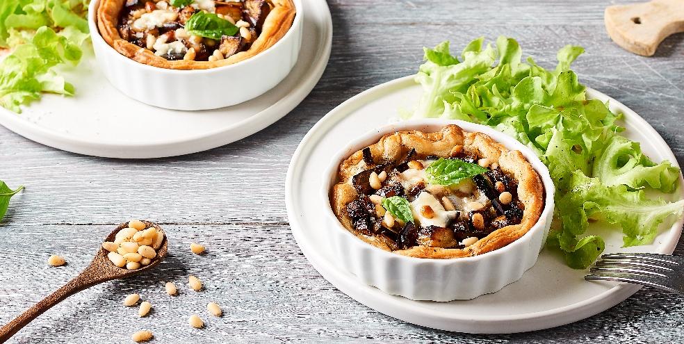 Tartelettes aubergines, gorgonzola, pignons et basilic