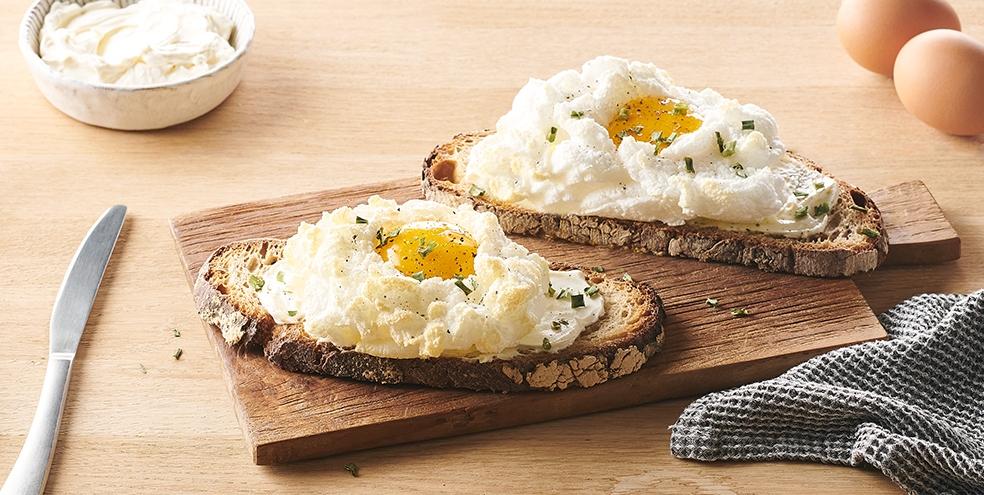 Cloud egg on toast