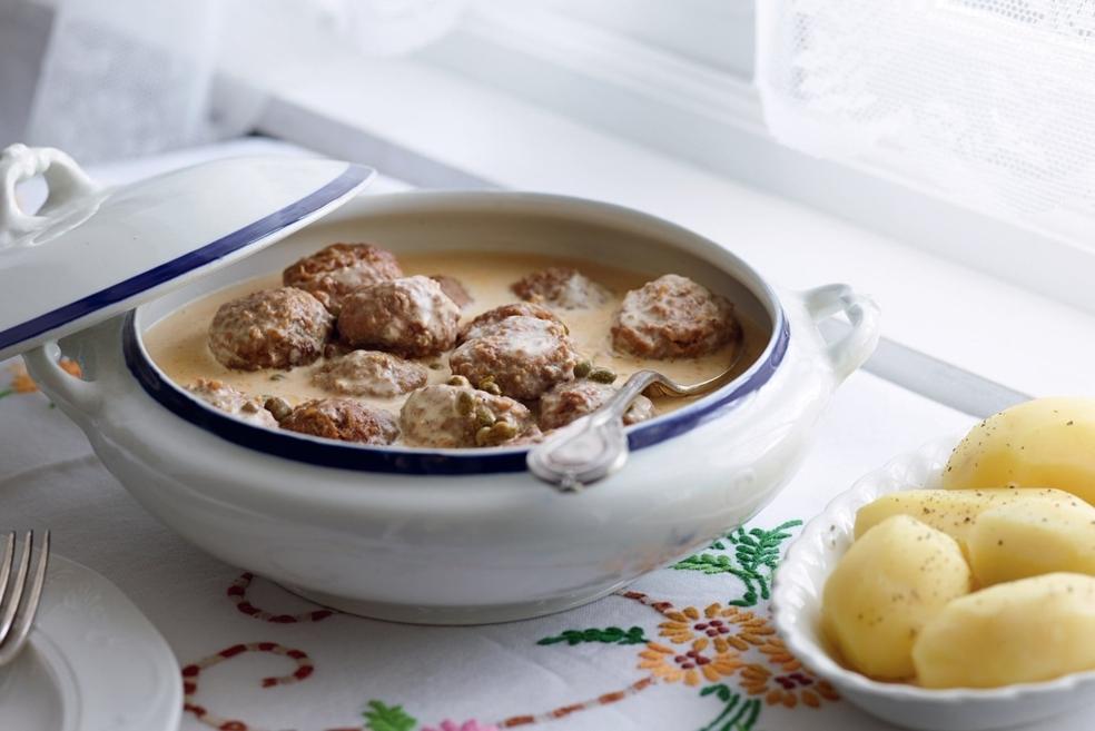 Boulettes de viande, sauce aux câpres